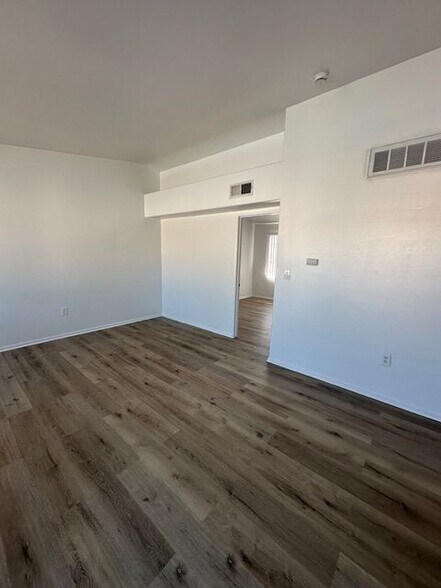 Building Photo - 6545 Fulton Ave