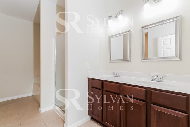 Building Photo - At Last, This Is What You Have Been Searching For!