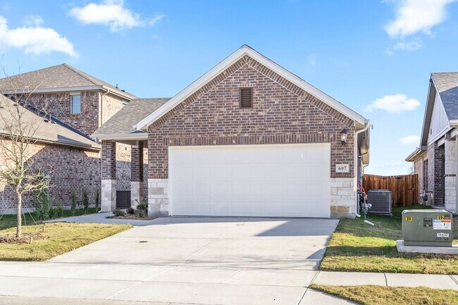 Building Photo - 607 Clover Crk Dr