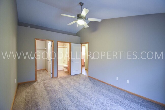 Building Photo - TWO FREE MONTHS OF RENT POSSIBLE!! 2 bedro...