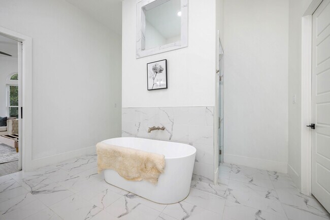 Building Photo - 846 Maximino Ridge Rd.