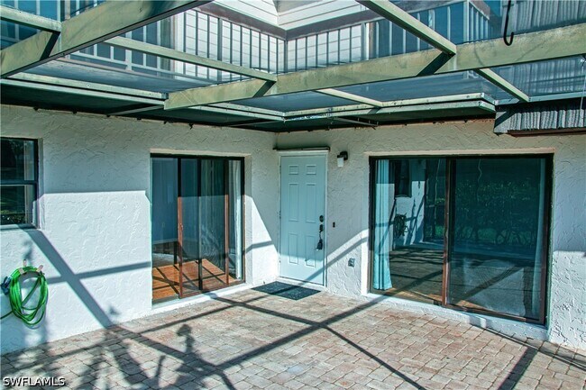 Building Photo - 148 Lake Point Ln