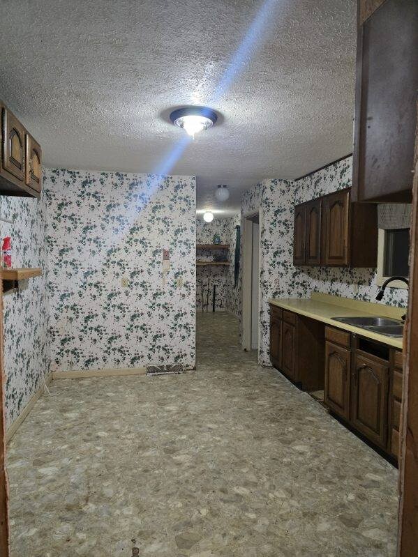 Building Photo - 203 Shavers Ford Rd