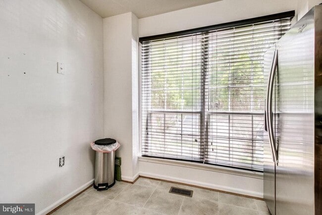 Building Photo - 5730 Evergreen Knoll Ct