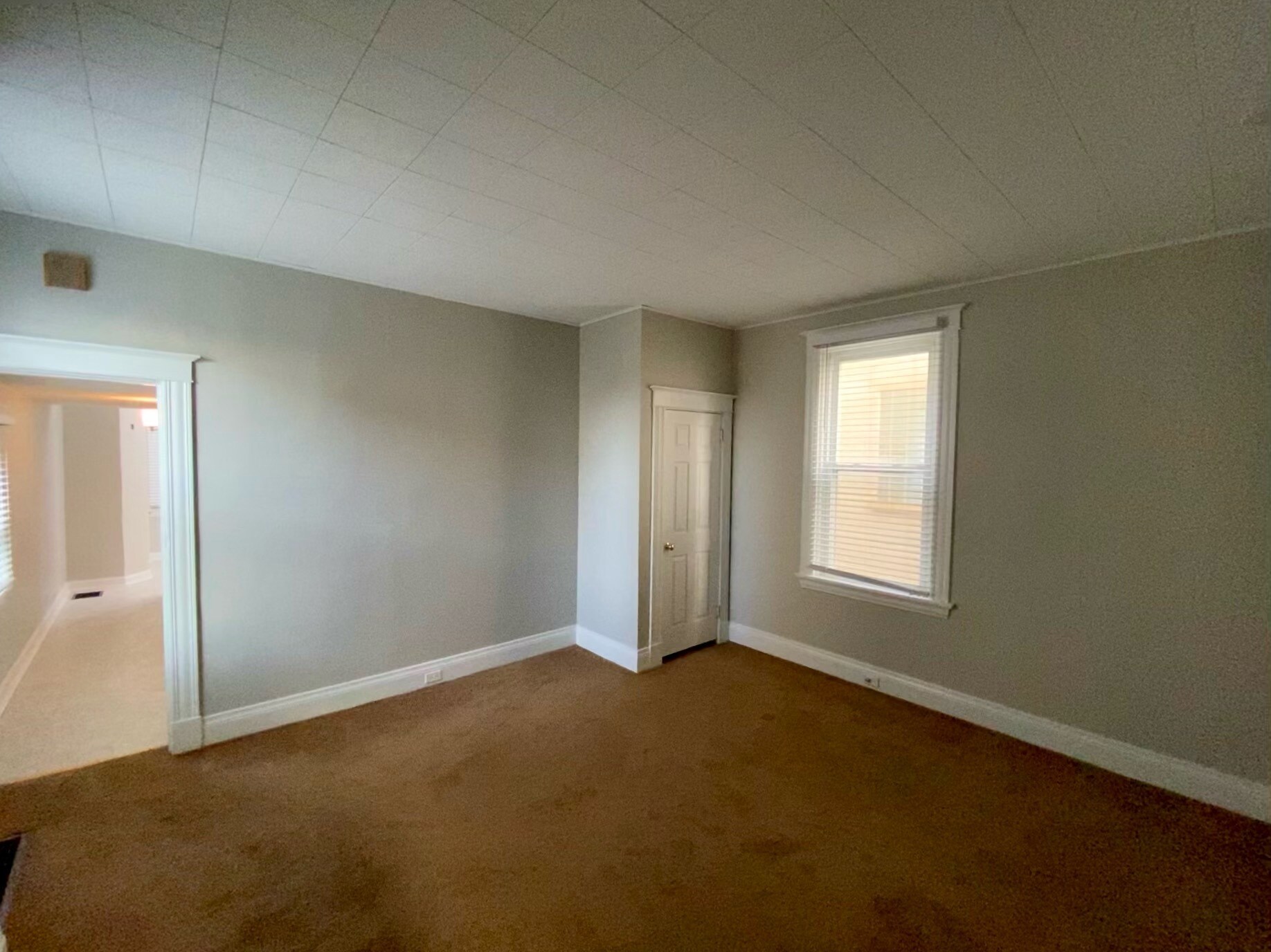 Building Photo - 4816 Myrtle Ave