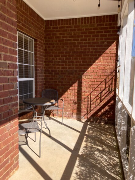 Building Photo - 537 Treymoor Lake Cir