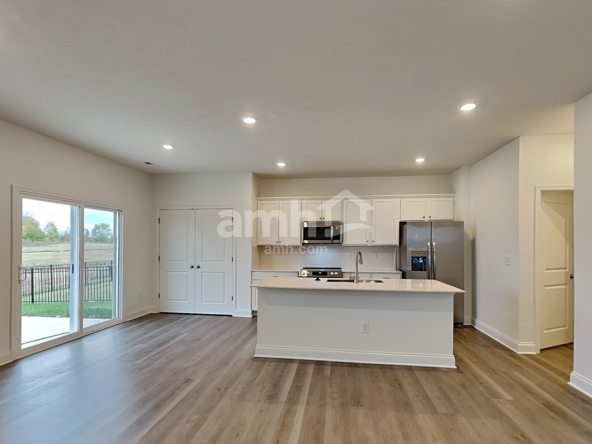 Building Photo - 9154 Henley Ave