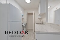 Building Photo - Welcoming and Sunlit One Bedroom with Spac...