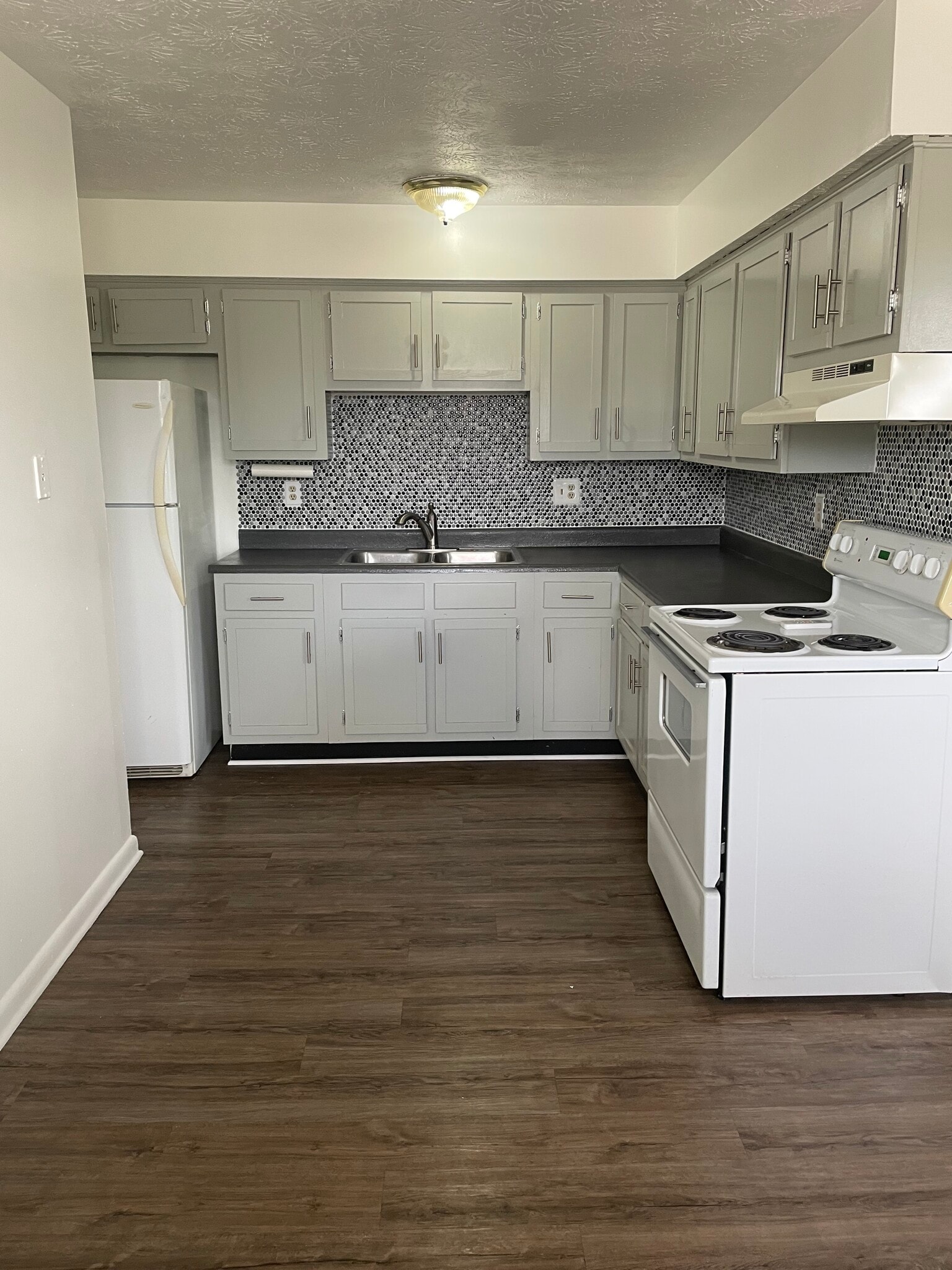 Building Photo - 540 Cherry Hill Drive
