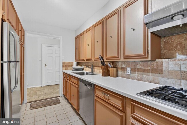 Building Photo - 2700 Virginia Ave NW