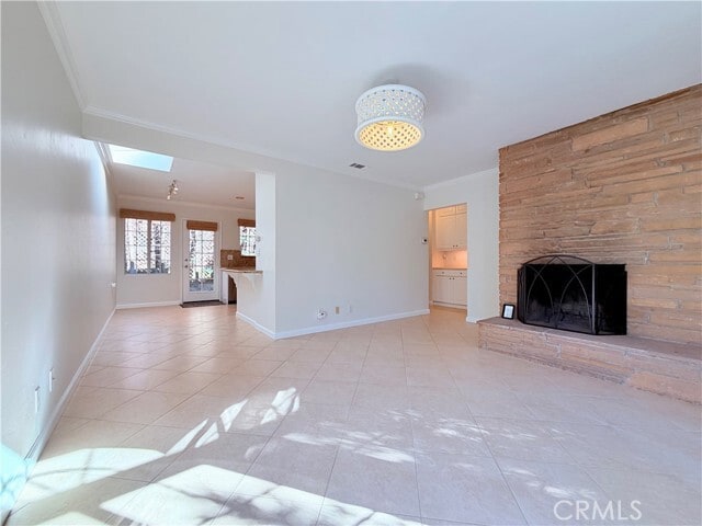 Building Photo - 635 St Ann's Dr