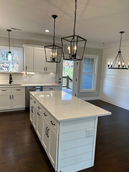 Building Photo - 42 Beech Tree Ln