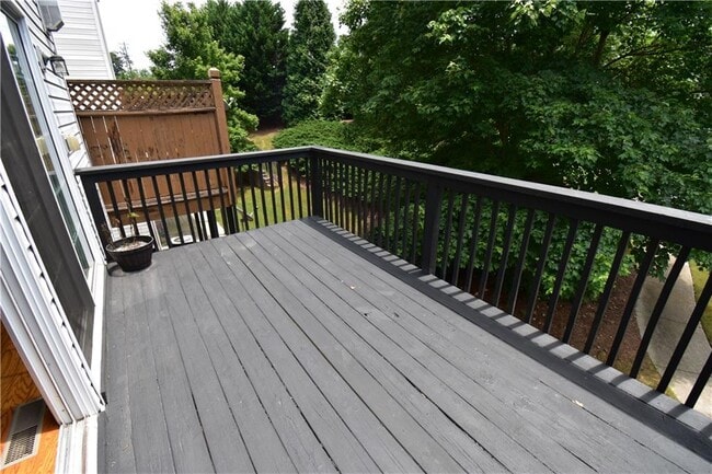 Building Photo - 1002 Thornborough Dr