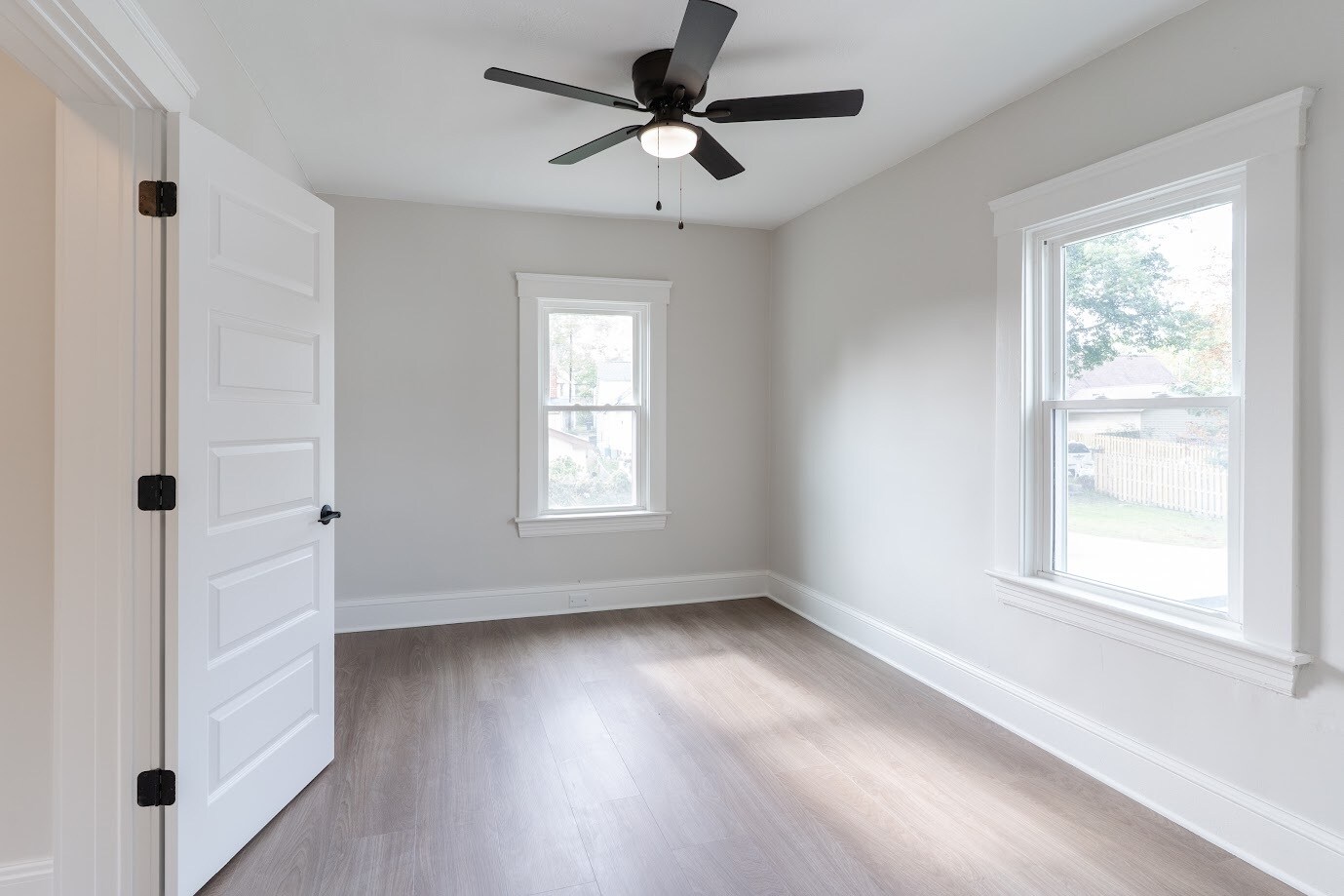 Building Photo - 1464 E 123rd St