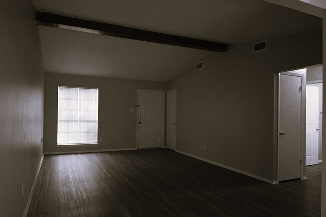 Building Photo - Economical 2 Bedroom Duplex in South Tyler-Lawn Care Included!