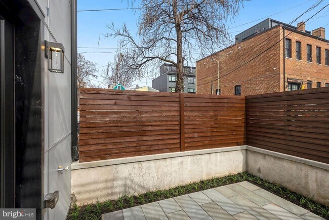 Building Photo - Columbia Heights 2BR 2BA w/Parking & Private Patio Garden