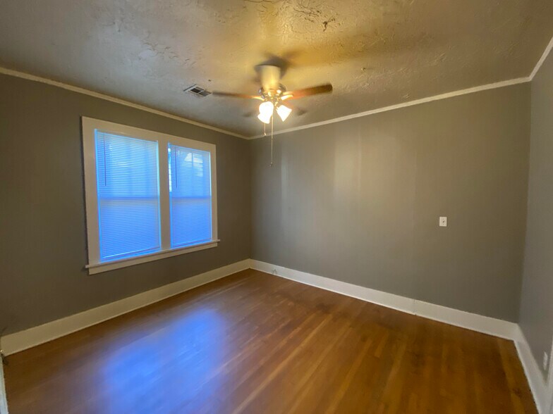 Building Photo - 1748 E 14th St