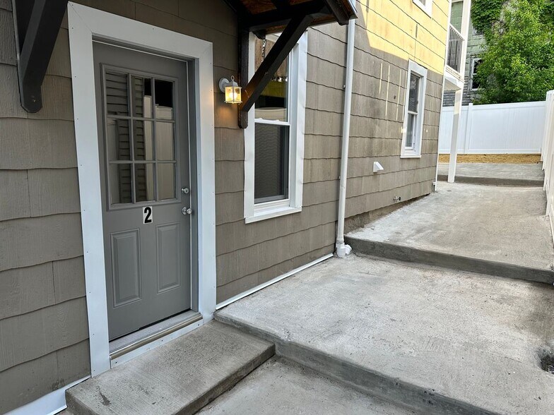 Building Photo - 113 N Coal St