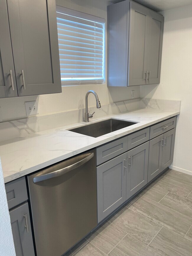 Building Photo - 29345 Avenida La Paz