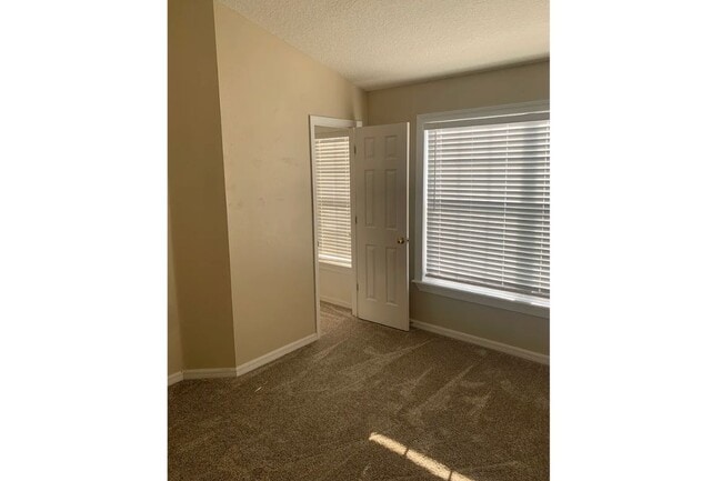 Building Photo - 12755 Sunland Ct