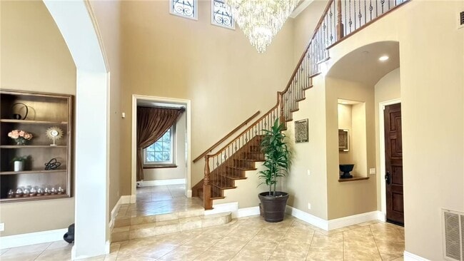 Building Photo - 719 Carriage House Dr