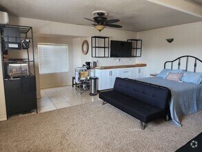 Building Photo - Furnished Studio in Oceanside