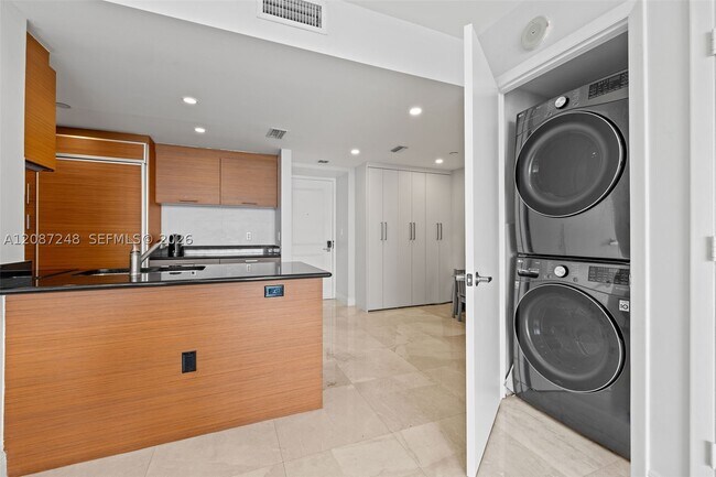 Building Photo - 50 Biscayne Blvd