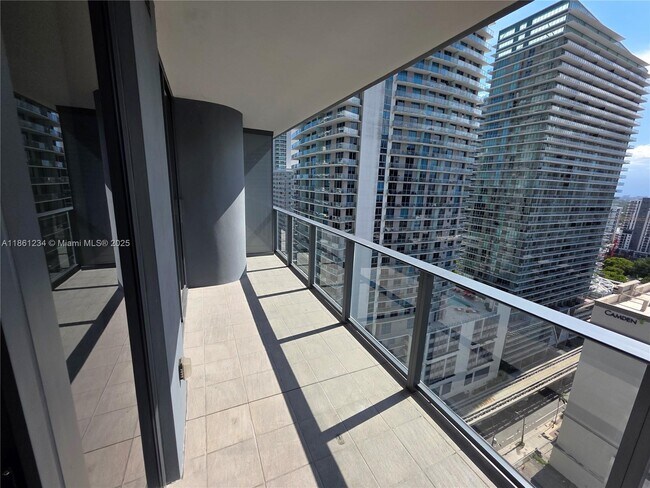 Building Photo - 1000 Brickell Plaza