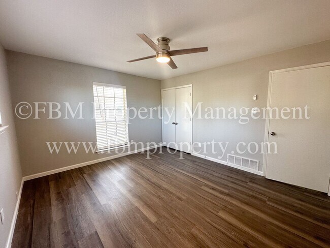 Building Photo - 801 S Wood St