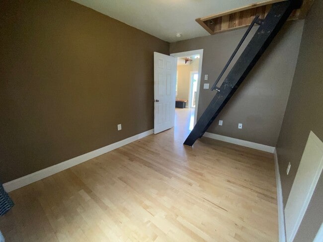 Building Photo - 125 Sun Haven Ln