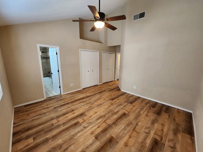 Building Photo - 3362 Highridge St