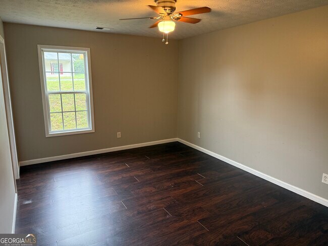 Building Photo - 573 Elrod Ave