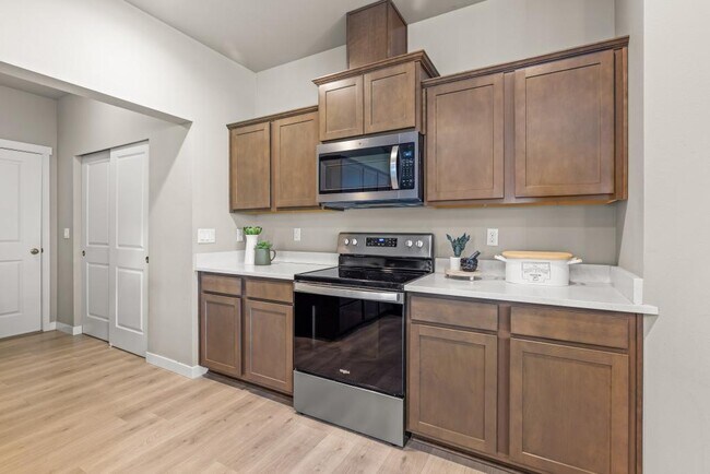 Building Photo - 3807 29th Ave Ct E