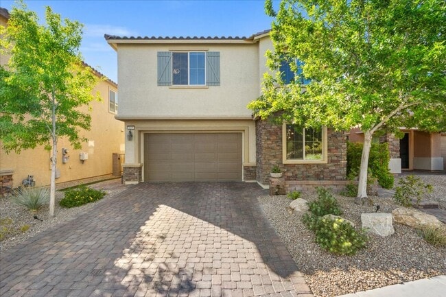 Building Photo - Entertainer's Dream 4Bd Home with Designer Finishes & Outdoor Kitchen