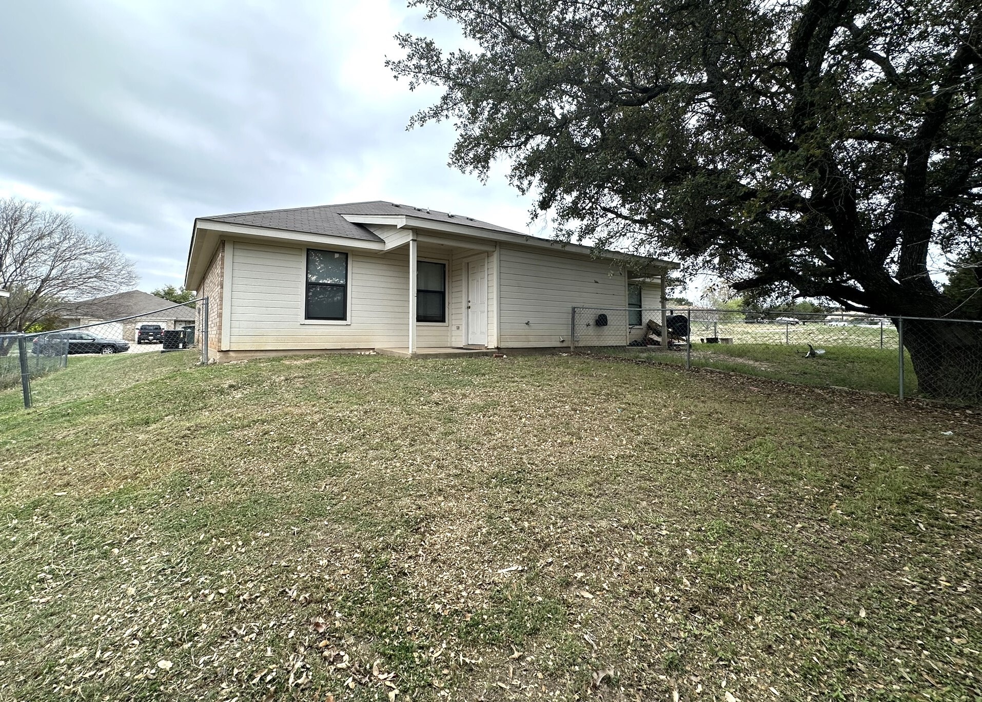 Building Photo - 201 Janelle Dr