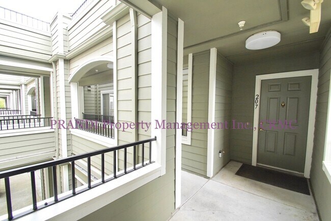 Building Photo - Prime Novato Location – Condo with Private...