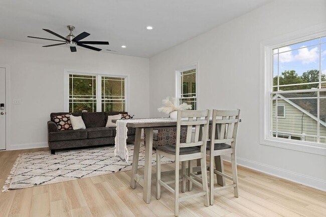 Building Photo - 1025 Frye St