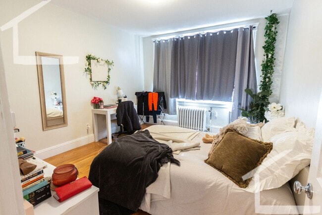 Building Photo - 368 Chestnut Hill Ave