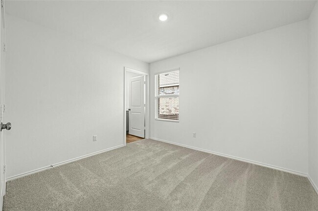 Building Photo - 2416 Four Waters Lp