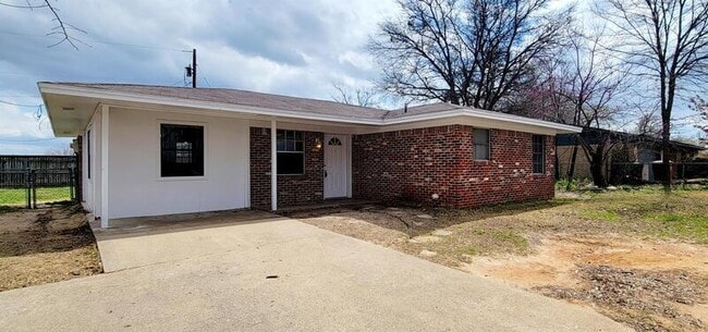 Building Photo - 218 Dodson St