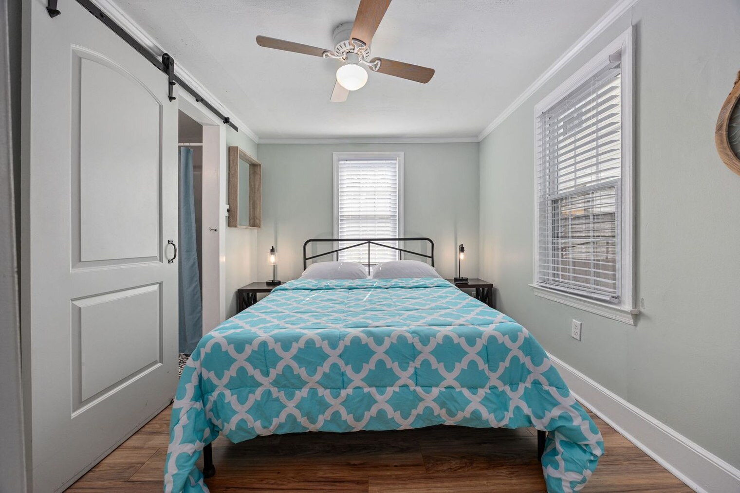 Building Photo - 347 Seabreeze Dr