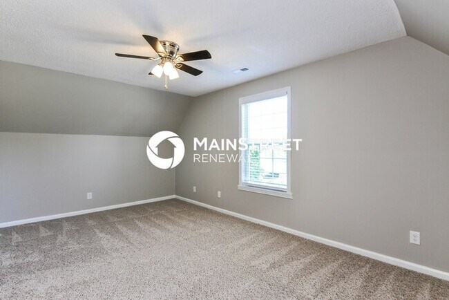 Building Photo - 4 Bedroom Pet-Friendly Home in Smithfield,...