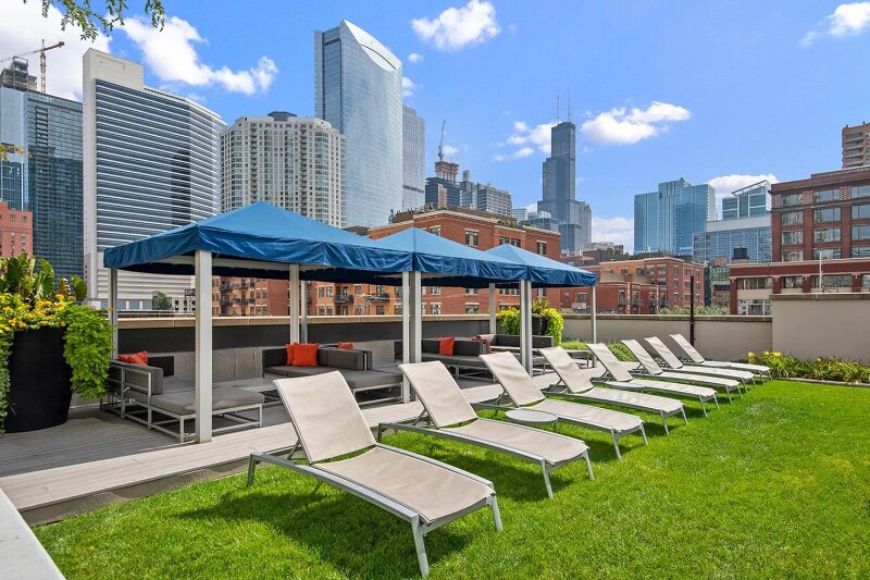 Building Photo - 350 N Desplaines St