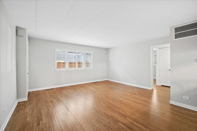 Building Photo - 319 Vine Ave