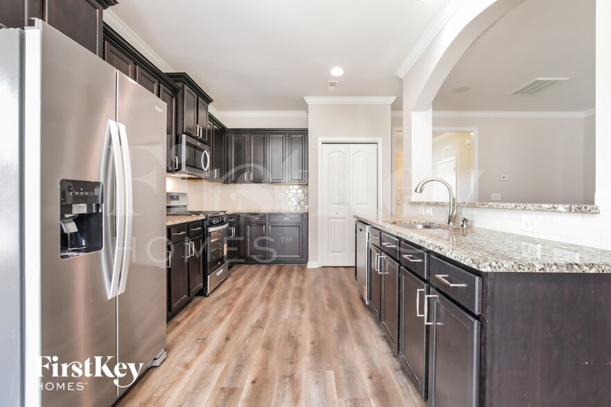 Building Photo - 5105 Sleepy Falls Run