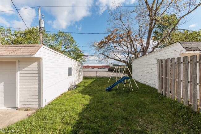 Building Photo - 4441 Baintree Rd