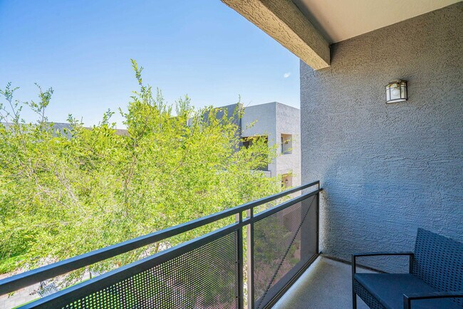 Building Photo - 6610 N 93rd Ave