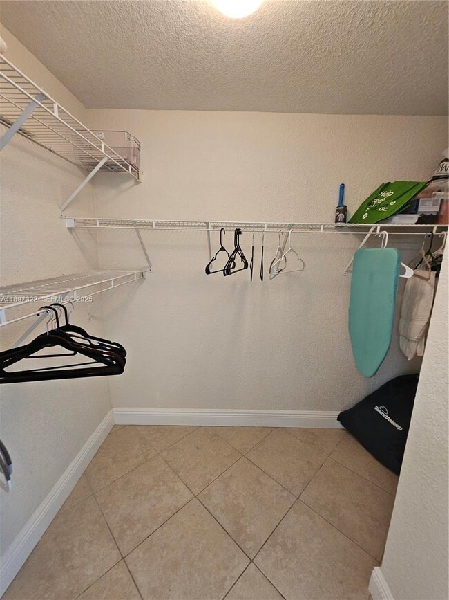 Building Photo - 2501 S Ocean Dr