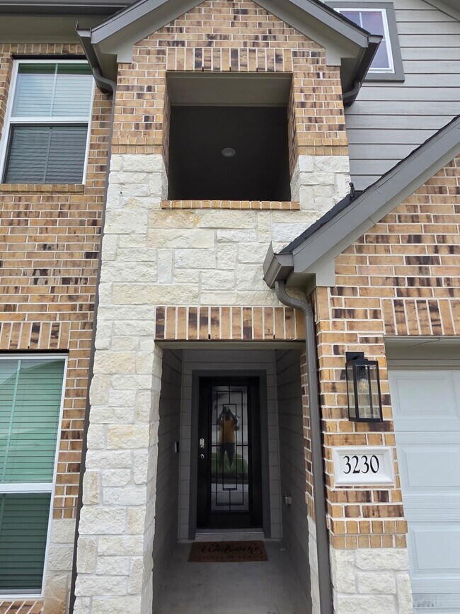 Building Photo - 3230 Tilley Dr