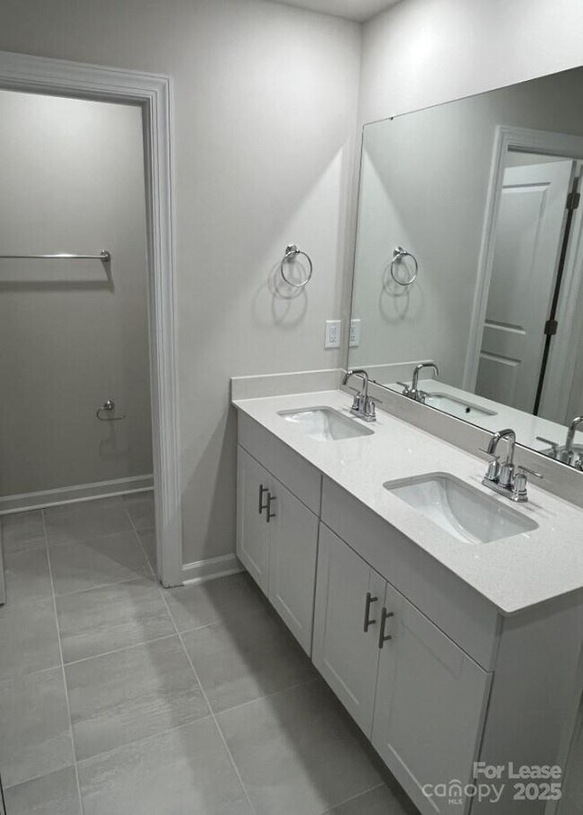 Building Photo - 3703 Backwater St